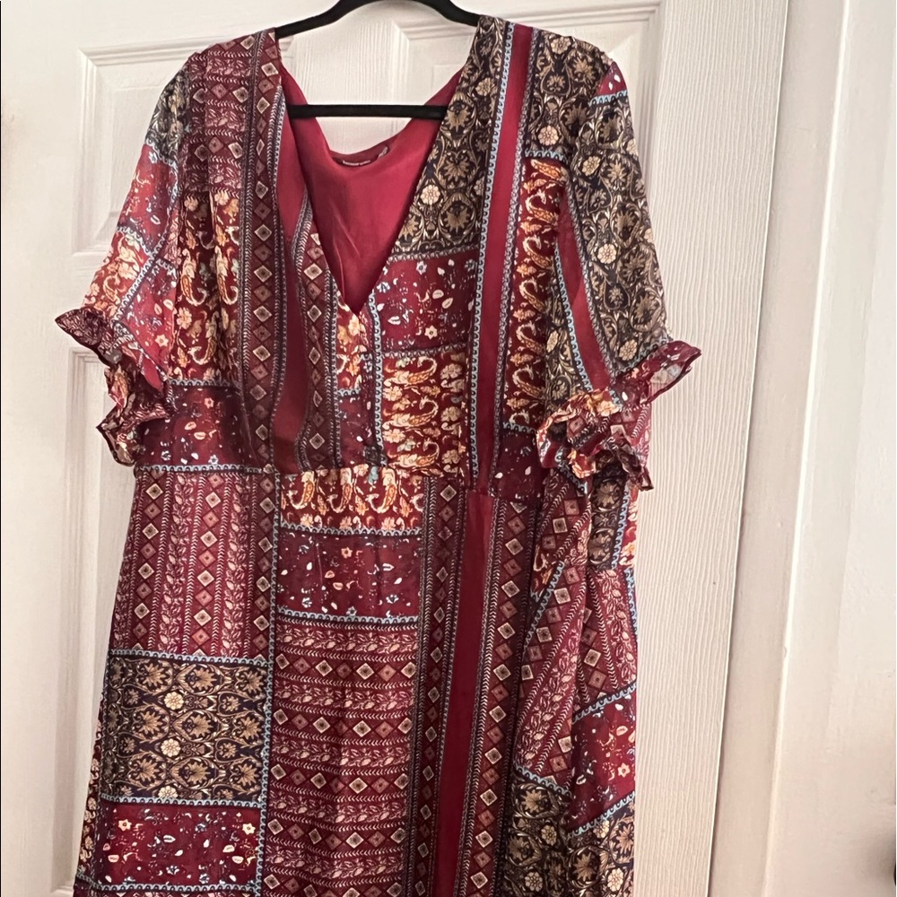 Boohoo plus size dress size 24 - Never Worn